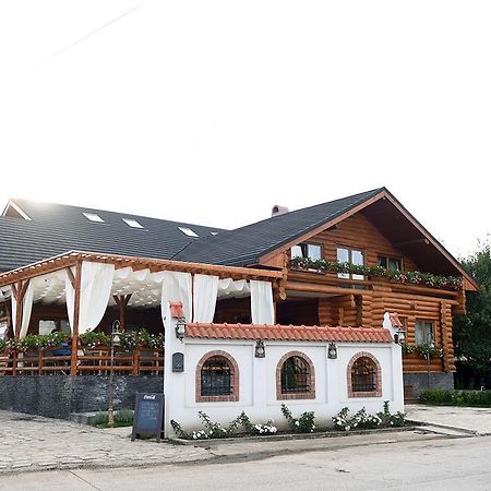 Domeniul Haiducilor Bucovina Villa Suceava Esterno foto